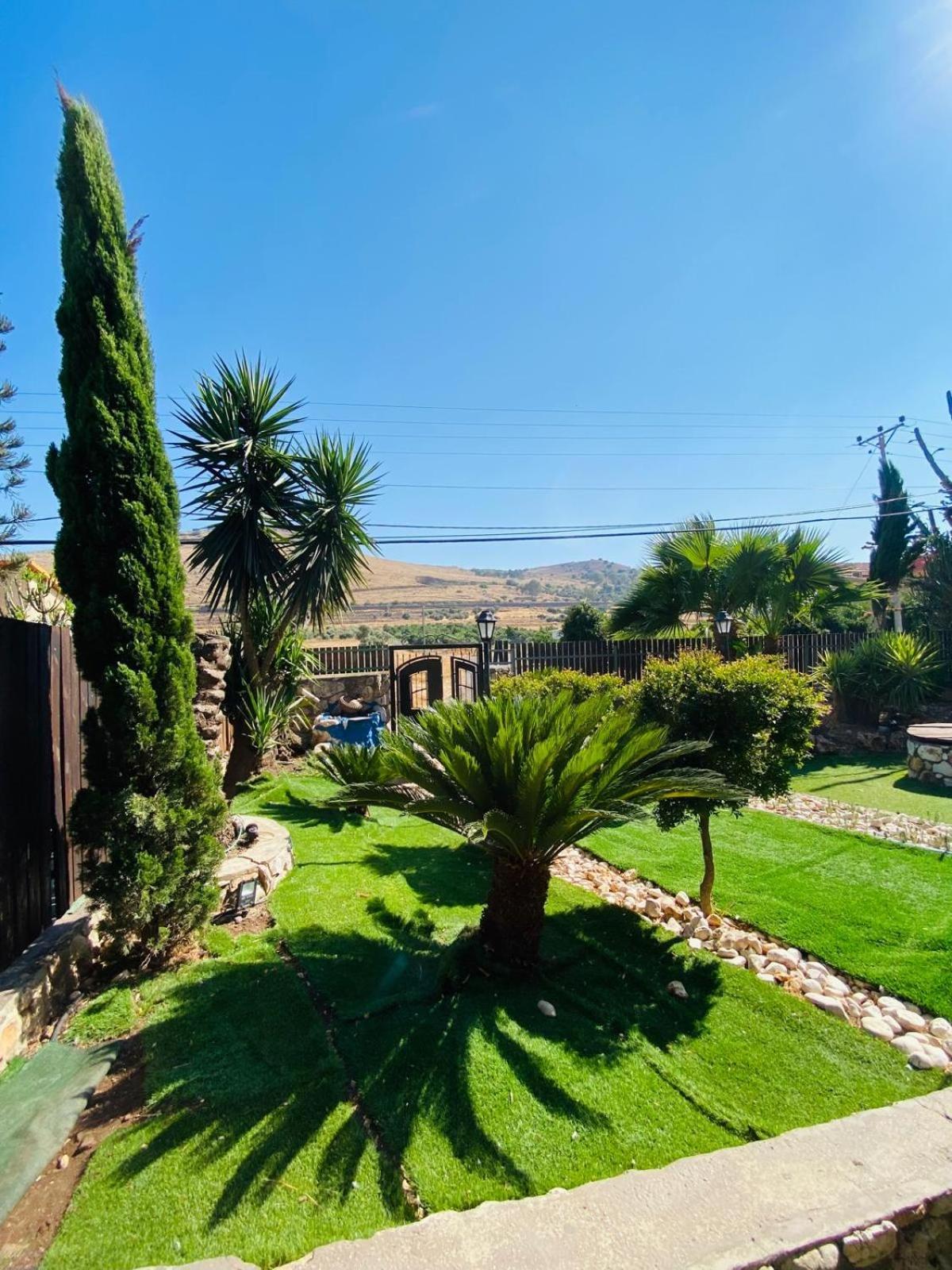 בית הארחה קרוב לכנרת Kefar Hittim Bet Exterior photo