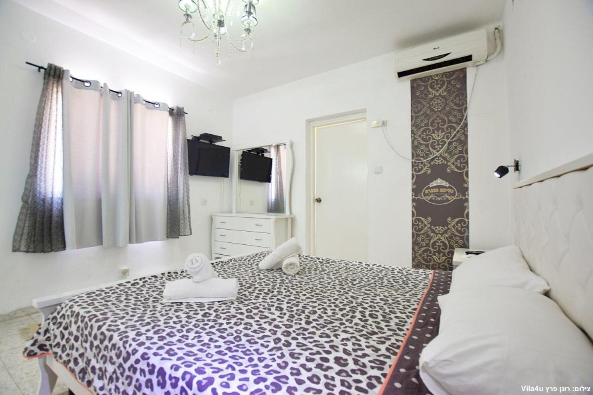 בית הארחה קרוב לכנרת Kefar Hittim Bet Exterior photo