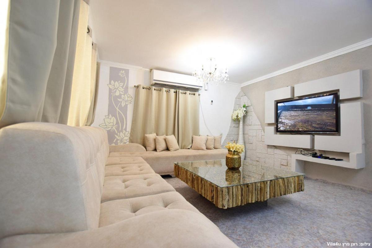בית הארחה קרוב לכנרת Kefar Hittim Bet Exterior photo