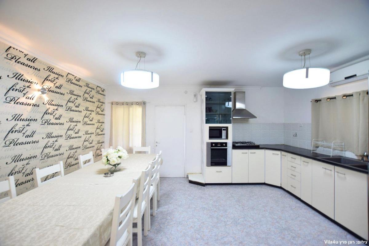 בית הארחה קרוב לכנרת Kefar Hittim Bet Exterior photo