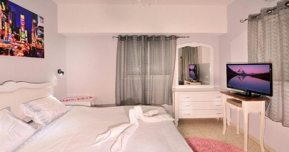 בית הארחה קרוב לכנרת Kefar Hittim Bet Exterior photo